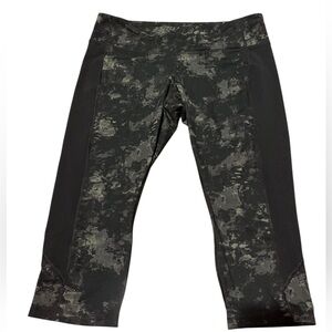 Columbia Women’s XL Cropped Capri‎ Leggings Gray Black Camo Hiking Running